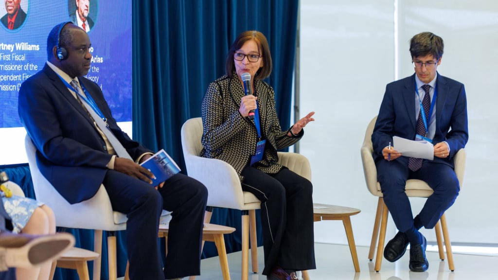 "Fiscal Commissioner Participates in High-Level Conference in Chile."